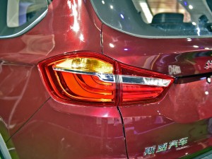 華晨鑫源 斯威X7 2016款 1.8L 手動(dòng)尊貴型