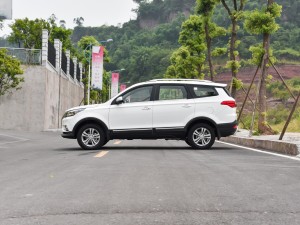 北汽銀翔 北汽幻速S3L 2016款 1.5L 手動尊貴型