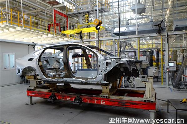 6周完成一輛完整的全新S90長軸距豪華轎車白車身撕裂實(shí)驗(yàn).JPG