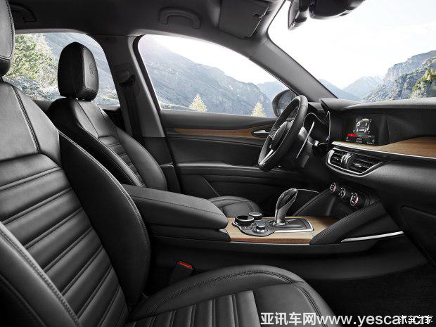阿爾法羅密歐 Stelvio 2017款 First Editon 阿爾法羅密歐 Stelvio 2017款 First Editon
