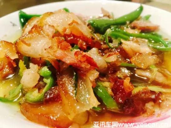                    熊貓故鄉(xiāng)鳳凰涅槃的美