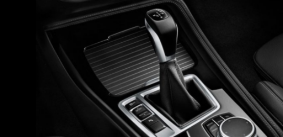 全新BMW 1系運(yùn)動(dòng)轎車(chē)試駕-第一篇(1)563.png