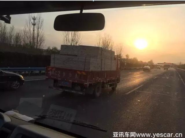 云內(nèi)動(dòng)力助HOWO輕卡超能王運(yùn)輸效率高