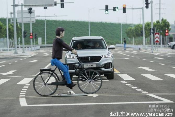 主打家庭化的WEY VV6，也有威武雄壯的一面