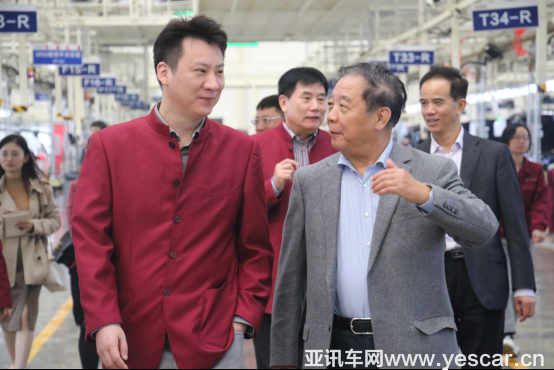 【新聞通稿】聚勢·突破 行業(yè)泰斗齊聚大乘汽車共話發(fā)展(2)629.png