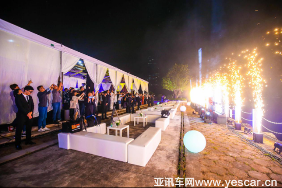 2420204245726c9d3d1511.png 燃燒在南國星光下的渴望709.png