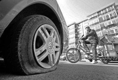 關鍵時刻你是喜歡千斤頂還是”手持液“