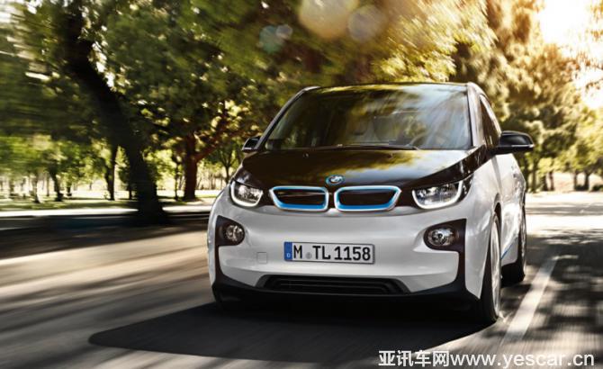 坐進(jìn)國外賣瘋的寶馬i3電動(dòng)車 用大佬的眼光看世界