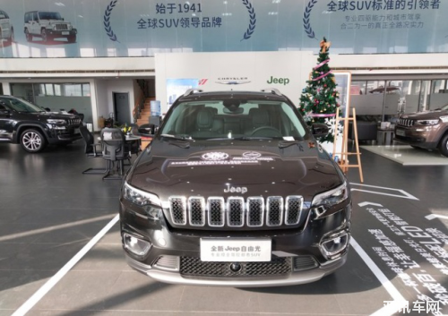 jeep自由光外觀變樣140.png