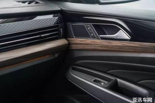 20113521da8acba05c3090.jpg image002.jpg