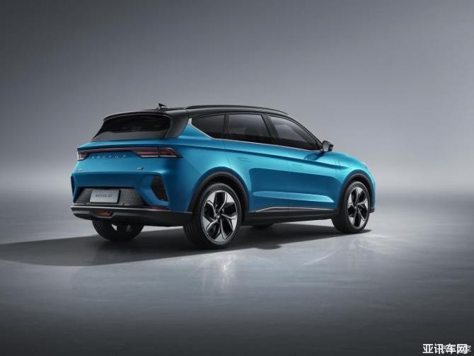 19090835002cf2e58e7096.jpg image003.jpg