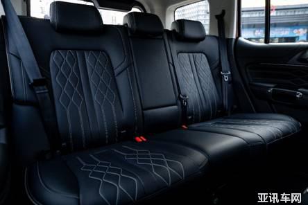 21163926fc17d7529a7054.jpg image003.jpg