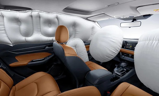 福特中國(guó)新一代福睿斯，十萬(wàn)內(nèi)的小轎車也能讓出行更安全