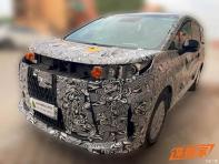 或明年發(fā)布/配大尺寸進(jìn)氣格柵 享界MPV諜照曝光