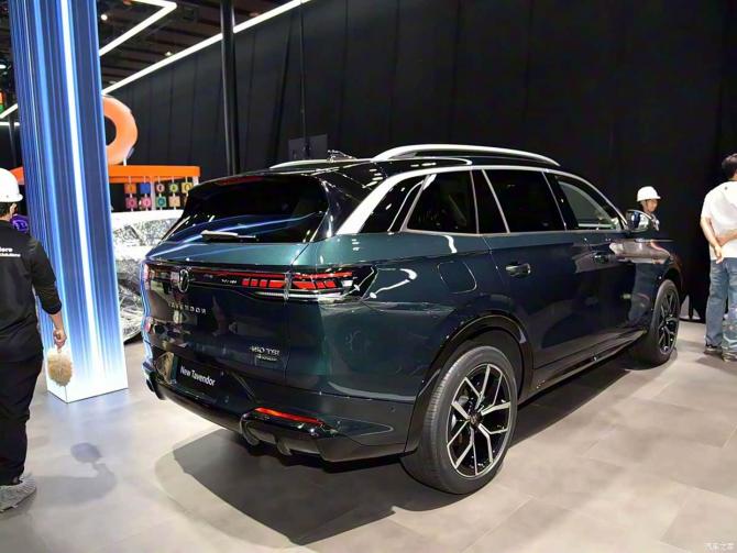 21082231a84268082e6095.jpg image004.jpg