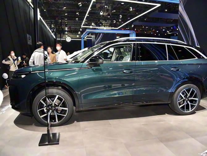 21082235cb50ae8d3c2837.jpg image003.jpg