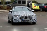 全新前臉/三叉星徽大燈 新款奔馳CLE諜照曝光