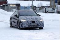 年內發(fā)布/采用800V架構 新款奔馳EQS諜照曝光