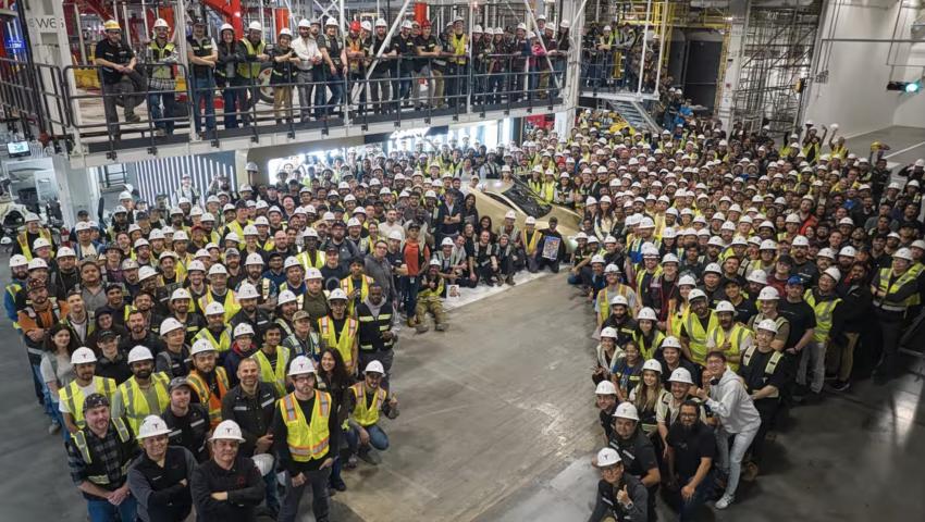 無方向盤 第一輛特斯拉Cybercab正式下線